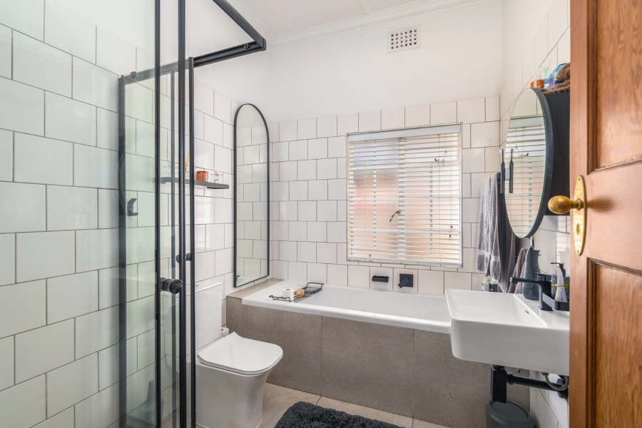 3 Bedroom Property for Sale in Sea Point Western Cape